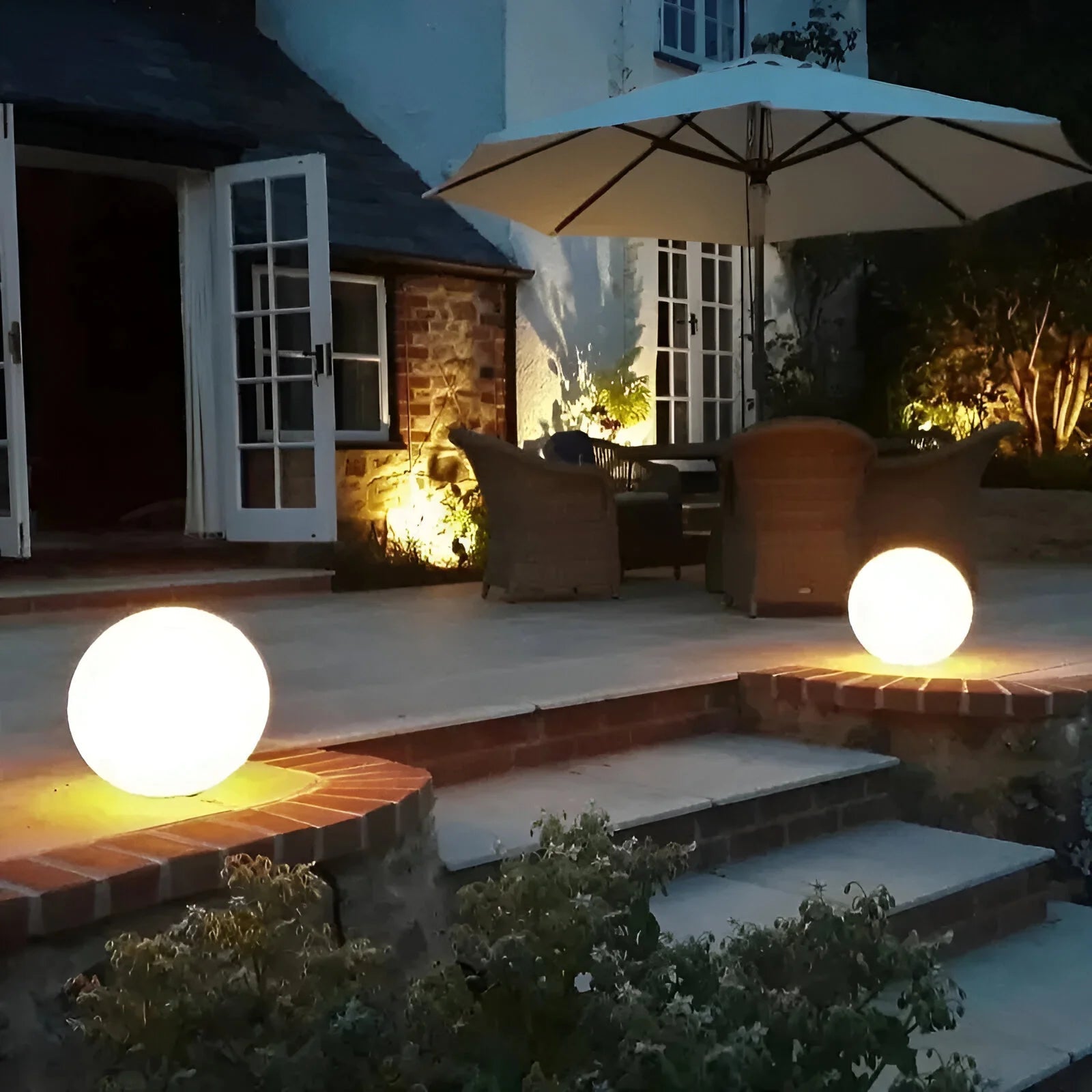 Garden Light | Color-Changing LED | Weatherproof Solar Lights Outdoor for Garden and Patio 2