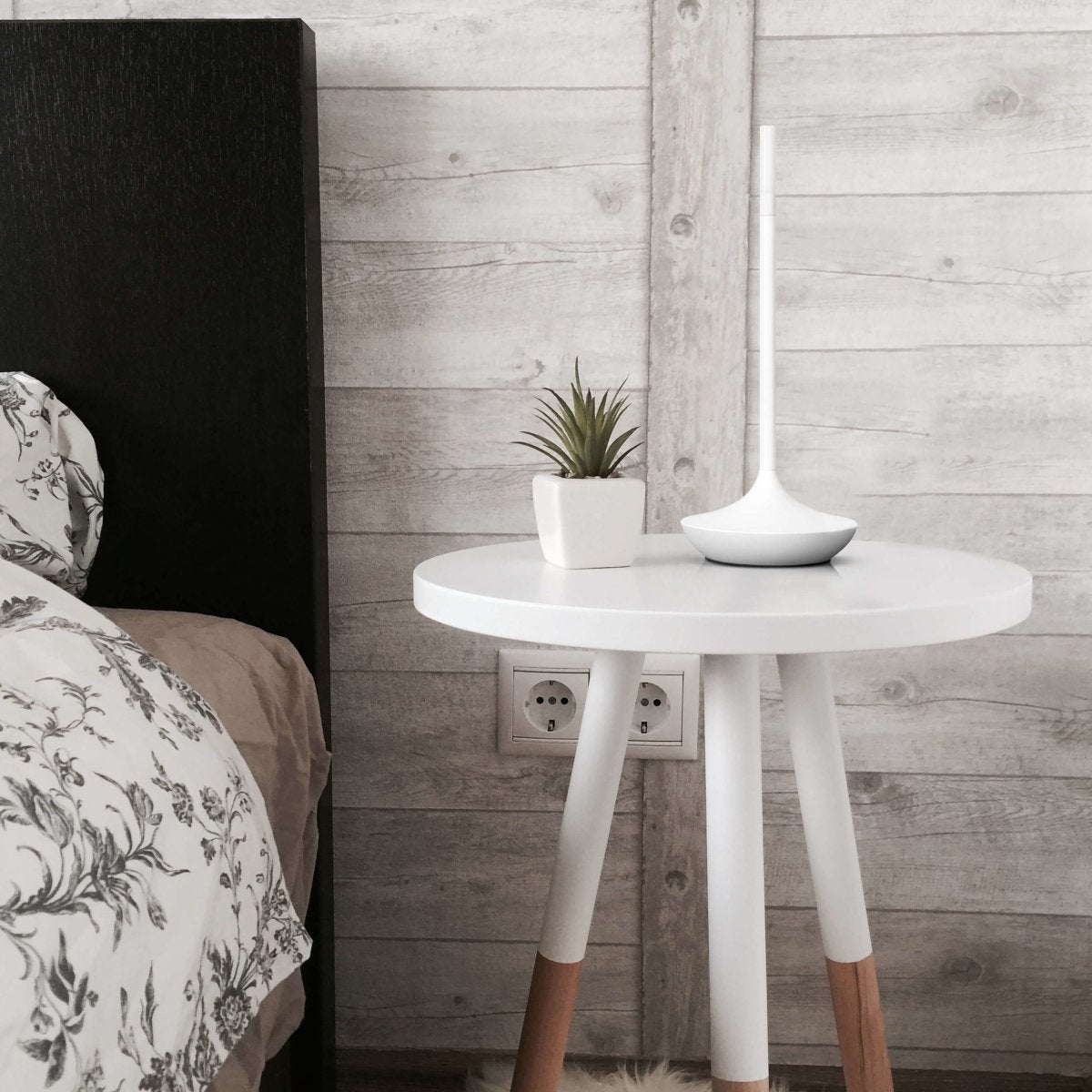 Tabletop Lamp | Dimmable LED | Portable and Rechargeable Lighting Solution 8